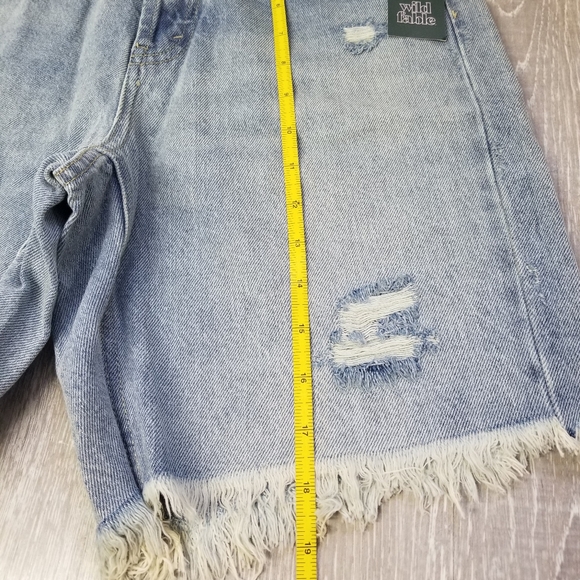 High- Rise Bermuda Shorts - Picture 10 of 10